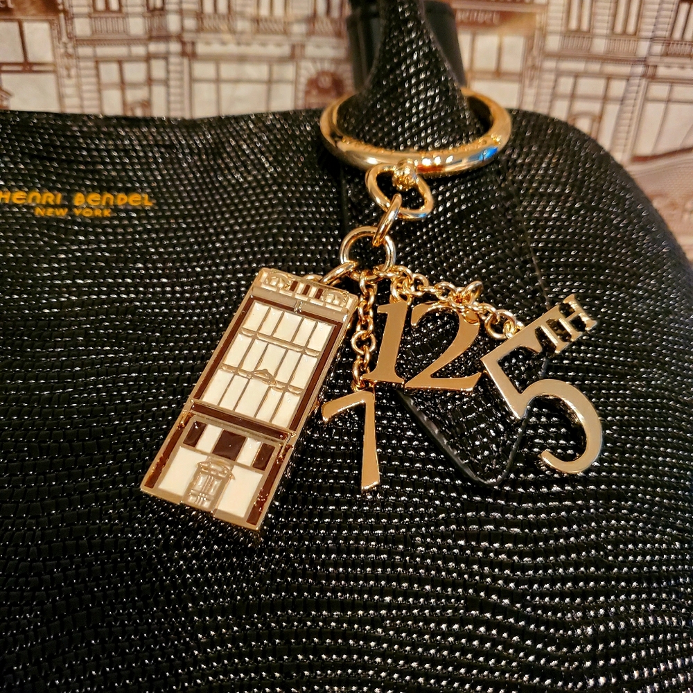 Henri Bendel Landmark 712 5th Avenue keychain